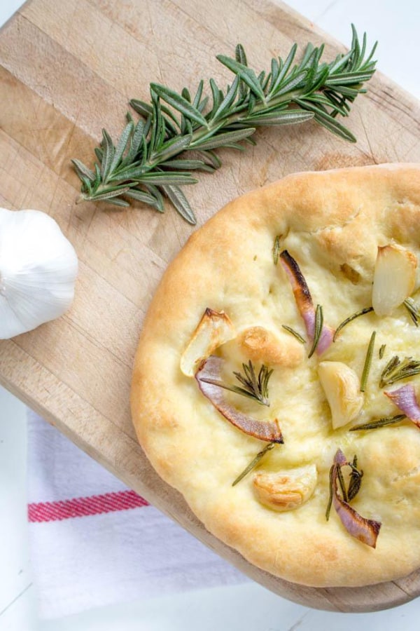 Rosemary Pizza with Garlic