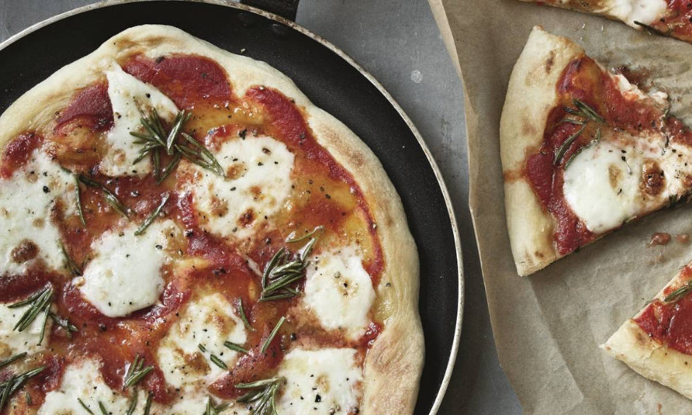 Rosemary Pizza with Mozzarella