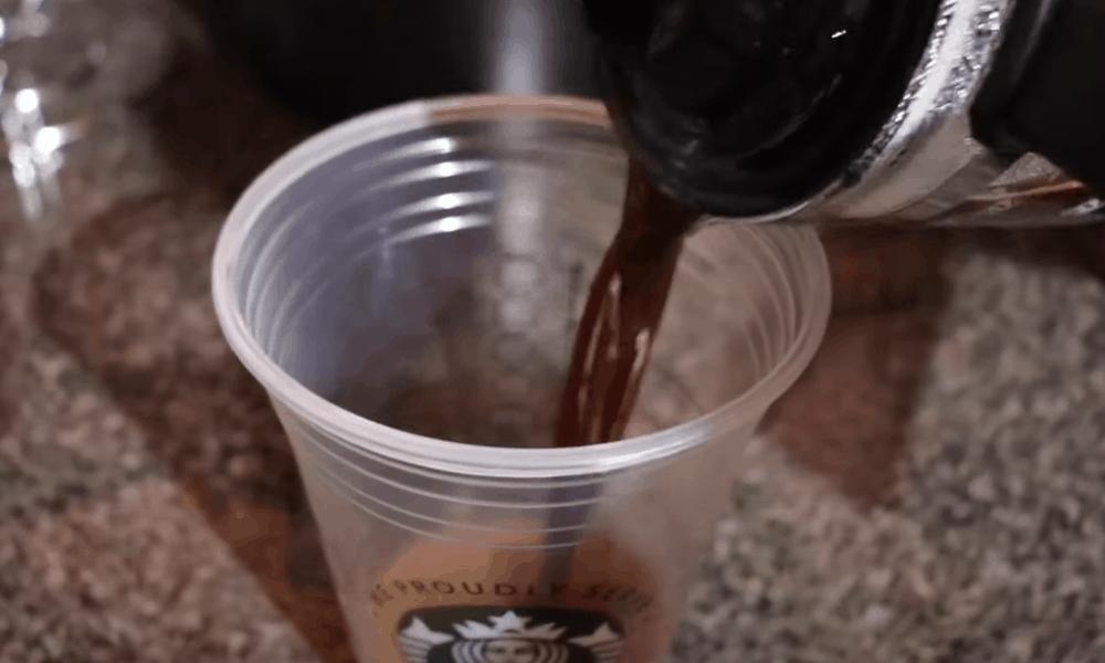 Mix together the coffee and chocolate sauce