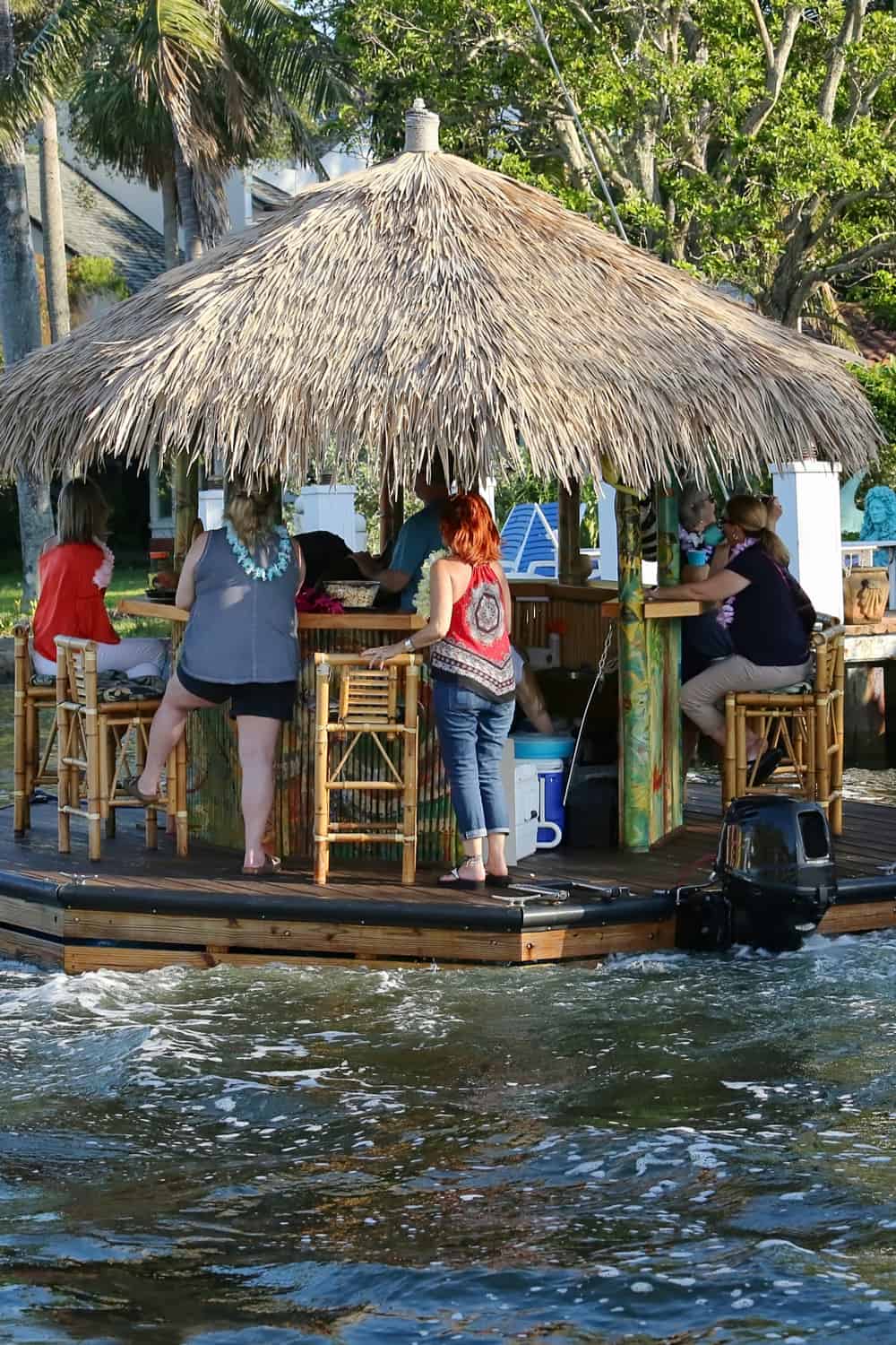 21 Homemade Tiki Bar Plans You Can DIY Easily