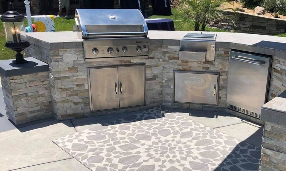 DIY Outdoor Kitchens