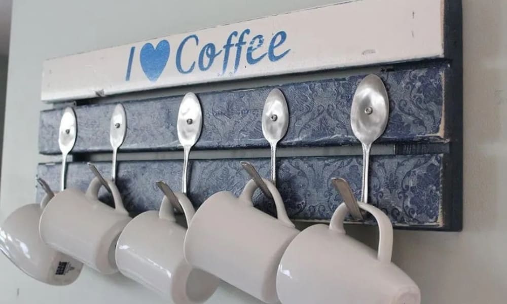 PALLET COFFEE MUG HOLDER WITH SPOON HOOKS