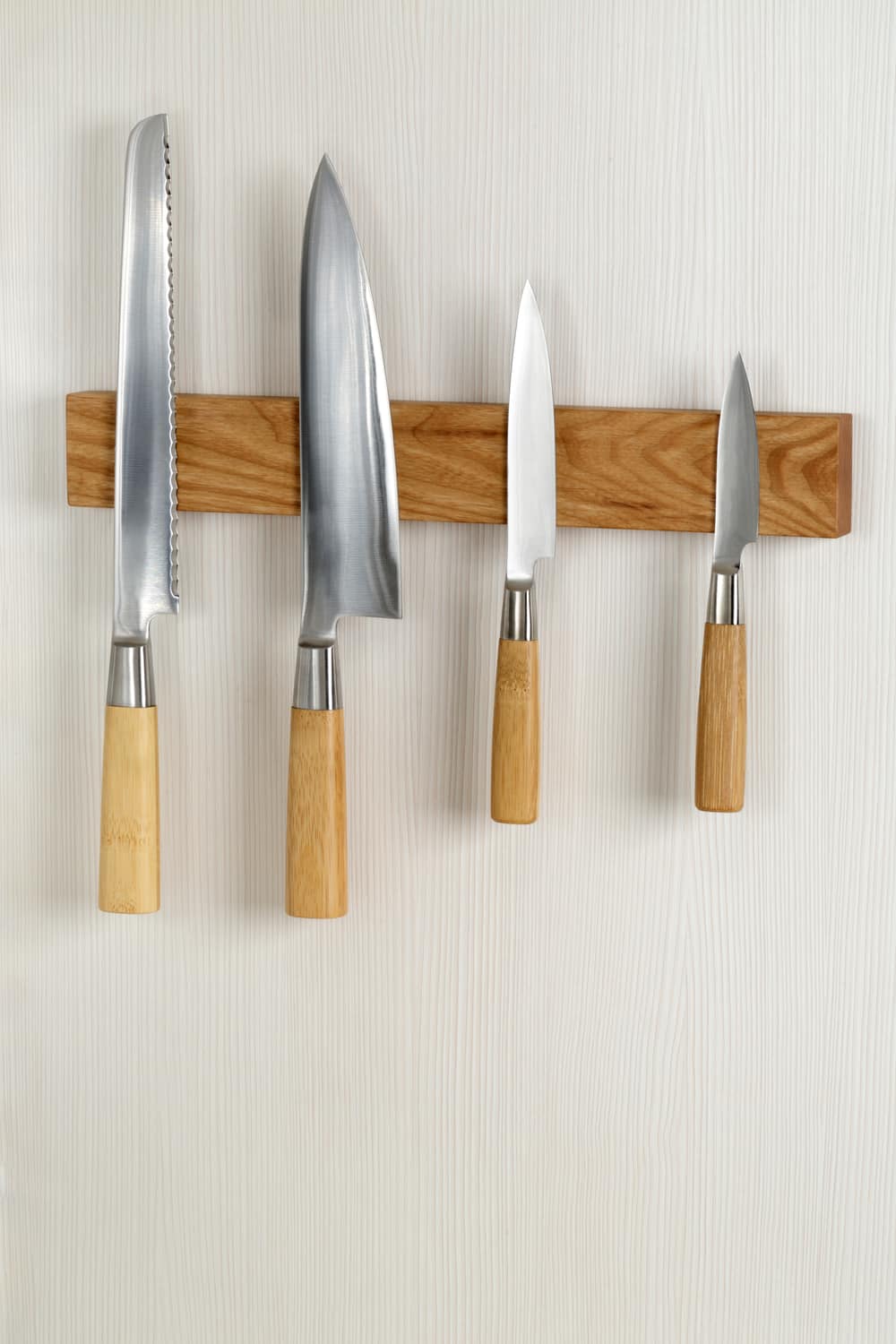 17 Homemade Magnetic Knife Holder Plans You Can DIY Easily