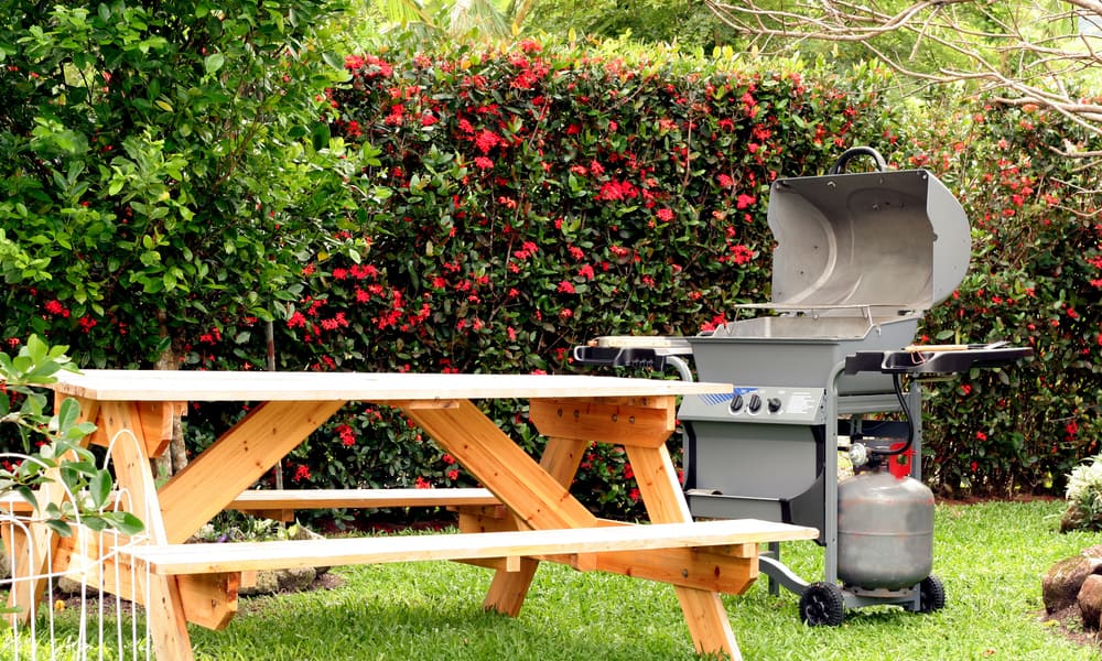 Building a Cooking Table for Your Ceramic Grill