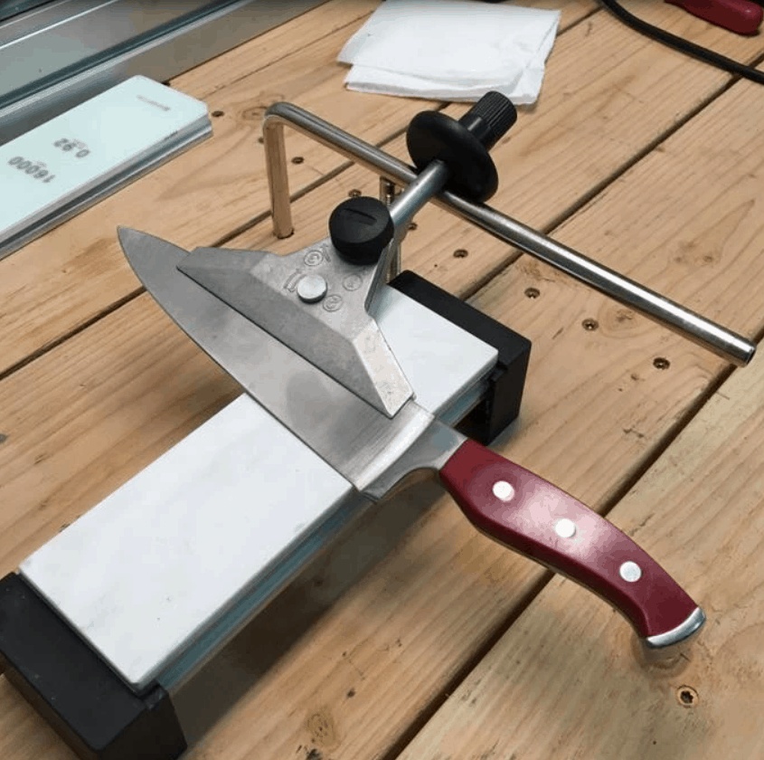 How to: Build a DIY Knife Sharpening Jig - ManMadeDIY