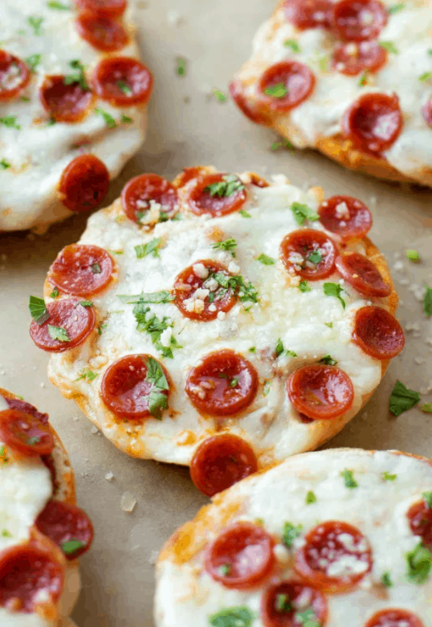 5-Ingredient Pizza Bagel Bites