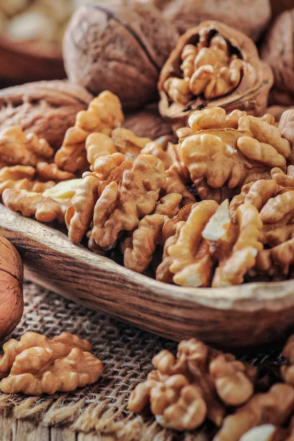 4 Tips to Tell if Walnuts Have Gone Bad