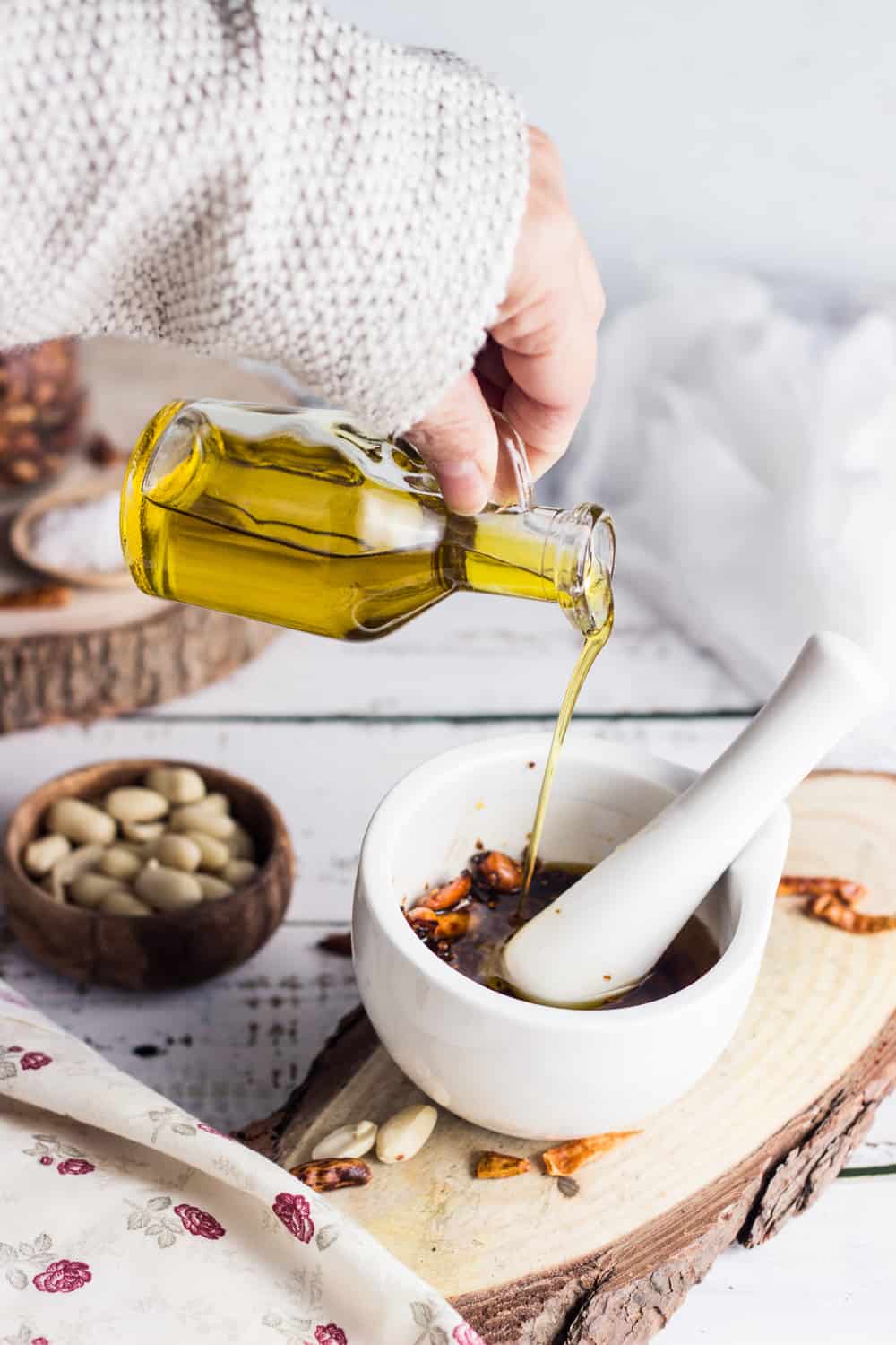 4 Tips to Tell if Peanut Oil has Gone Bad