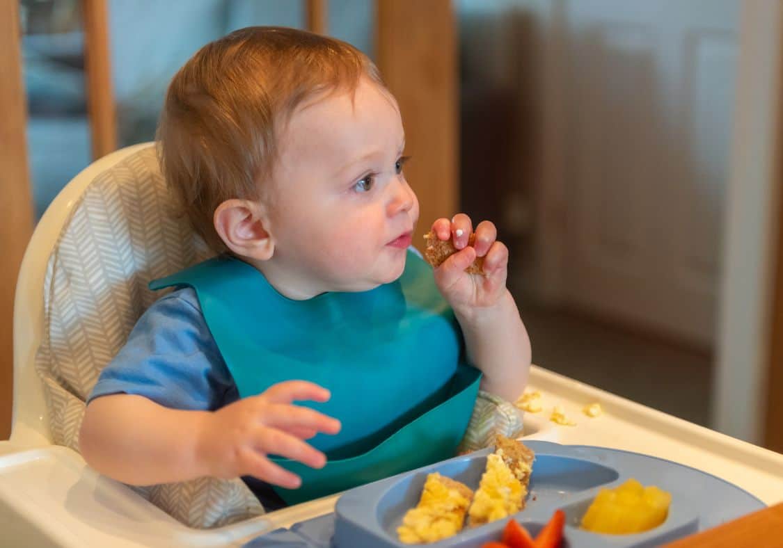 baby-led-weaning-with-pouches